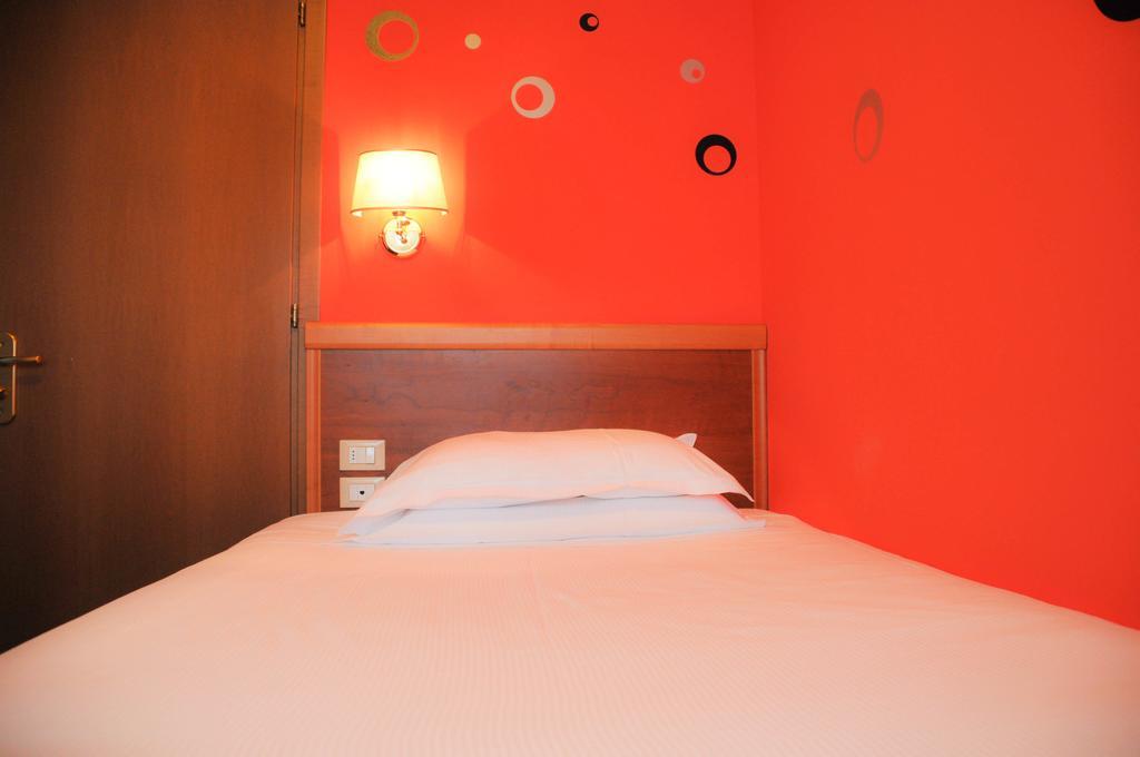 Hotel Marco Effe Mestrino Rum bild