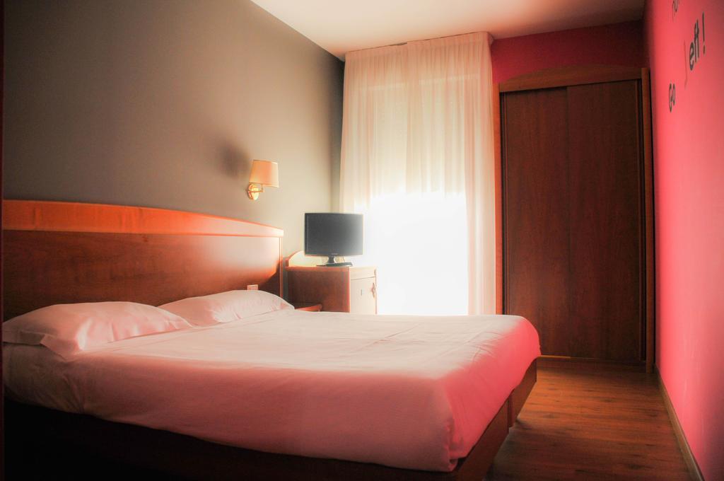 Hotel Marco Effe Mestrino Rum bild