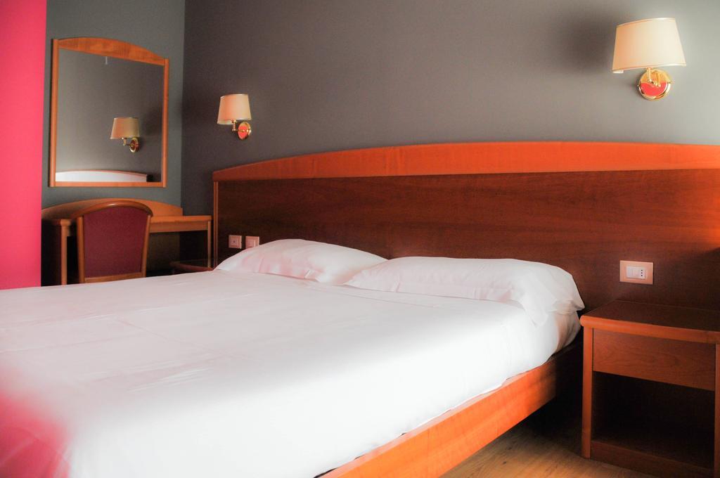 Hotel Marco Effe Mestrino Rum bild