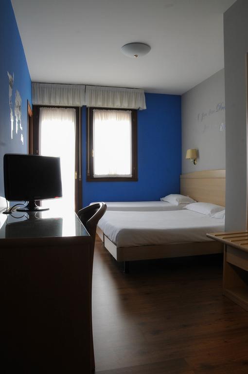 Hotel Marco Effe Mestrino Rum bild