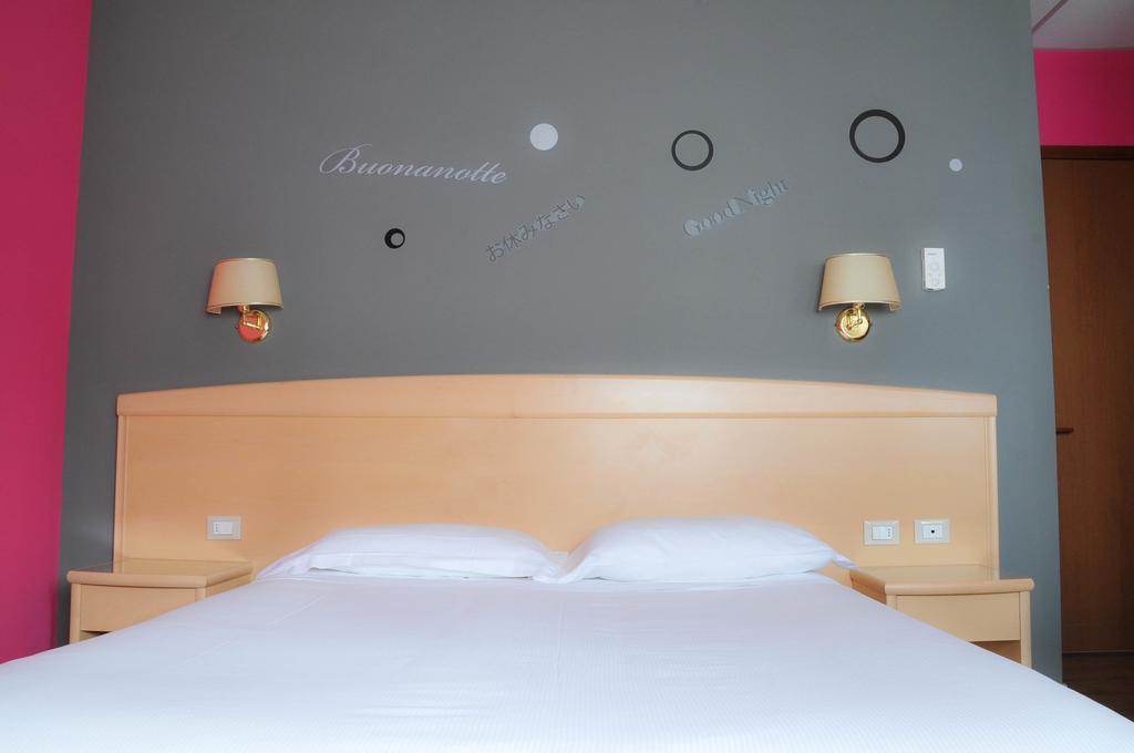 Hotel Marco Effe Mestrino Rum bild
